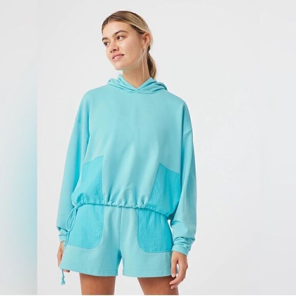 Outdoor Voices BeachTree Hoodie Pullover in Capri Blue, Long Sleeve Relaxed. NWT - Picture 1 of 16